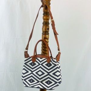 Tribe Alive Woven Tribal Print Handbag • New! 🛍